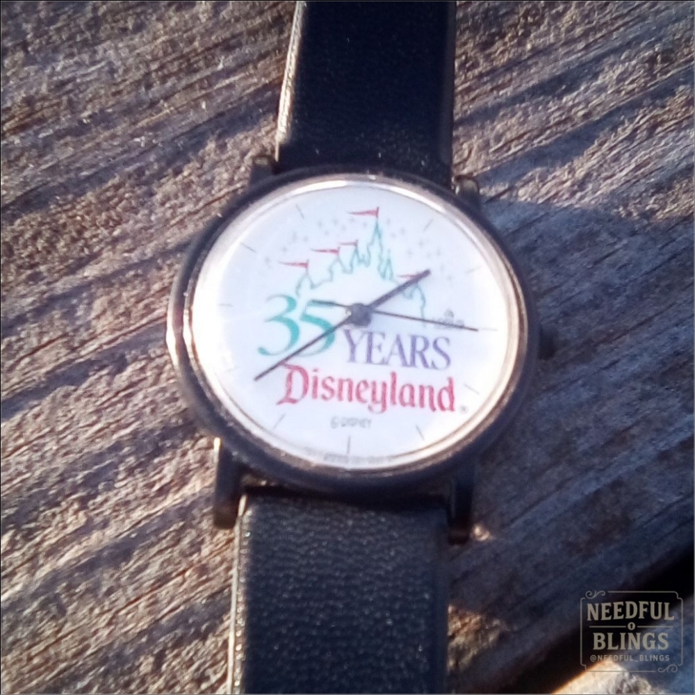 Lorus Disneyland 35 Years Vintage Souvenir Watch ✨